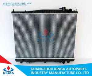 Motorová časť Radiátor pre automobily Radiátor Nissa For Frontier / Xterra 2001-02 Mt